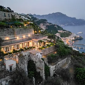 Tenuta Dell'al.ma. , Amalfi Italia